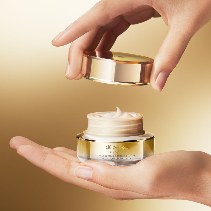 Clé de Peau: Eye Contour Cream Supreme-The Luxury Lane