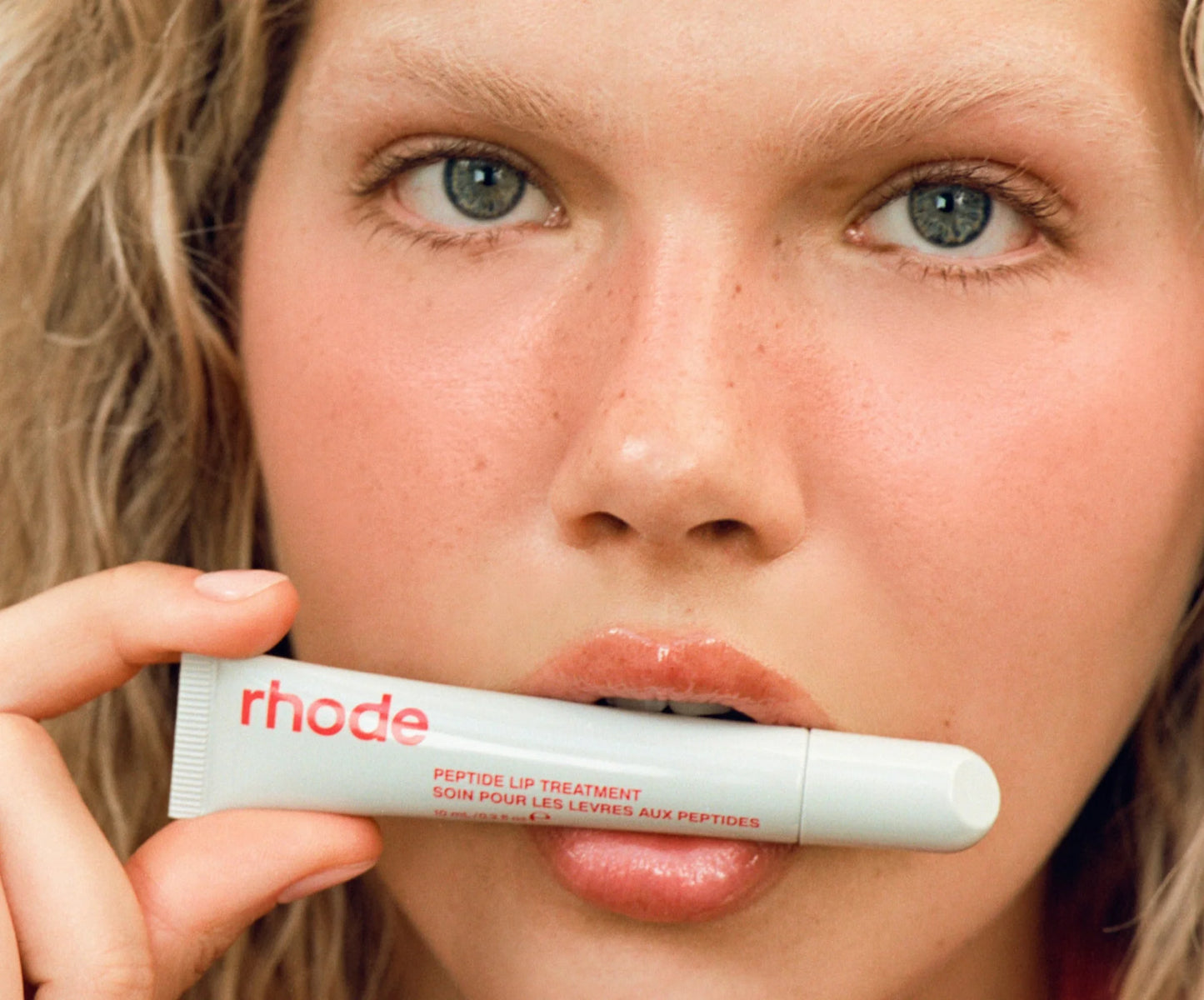 rhode peptide lip treatment strawberry glaze