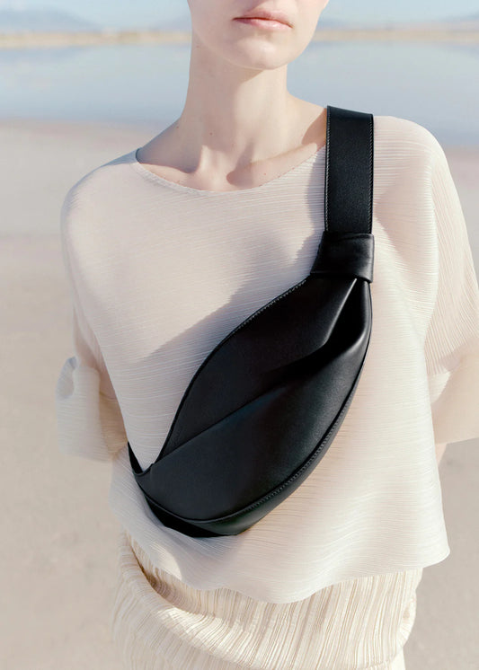 Neyu Smooth Black-The Luxury Lane