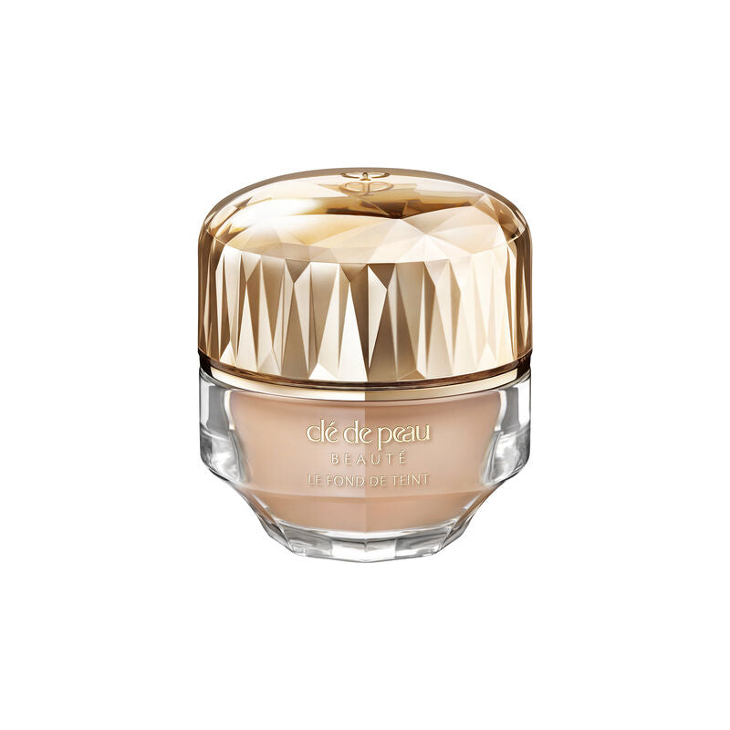 Clé de Peau:The Foundation SPF 22-The Luxury Lane